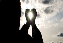 亚博体育官网：一家之言丨英超三代“石油爹”，一代更比一代难.